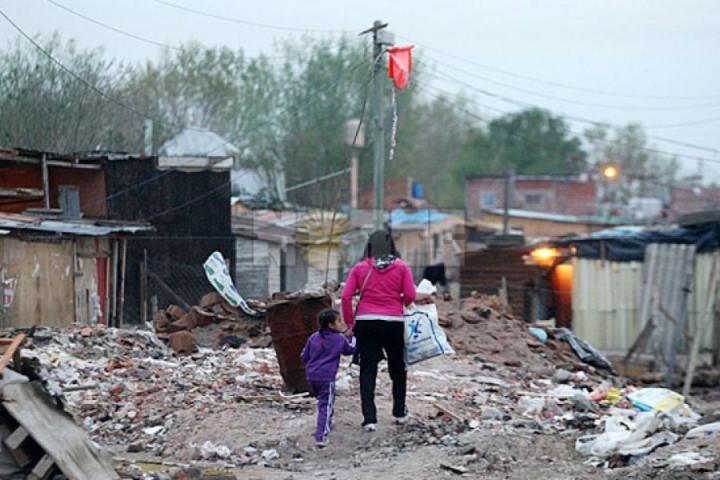 Los trabajadores asalariados y las clases medias, los más perjudicados por la gestión Milei.
