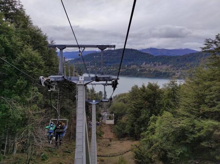 El hombre y su esposa estaban en una excursión en Cerro Campanario.