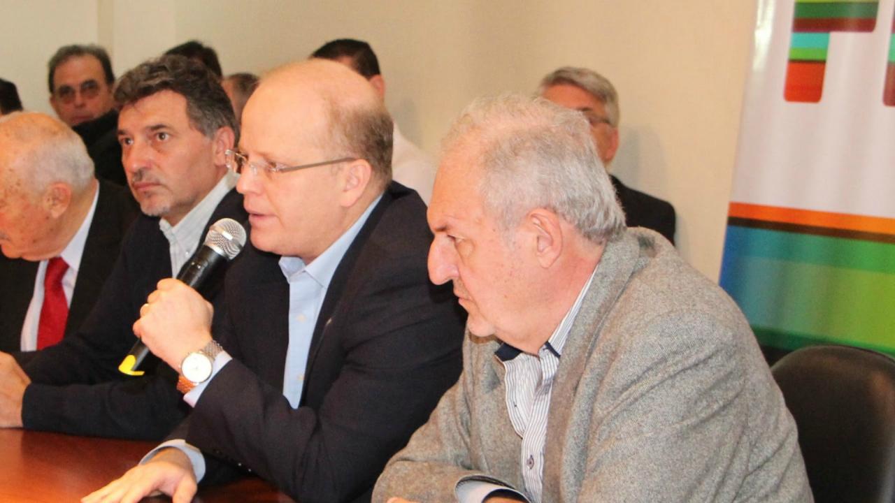 La ola de importaciones destruye el mercado interno