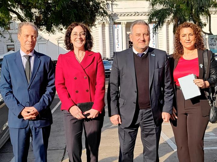 Marcelo Lewandowski (segundo de la derecha) destalló los proyectos de su sector para la nueva constitución.