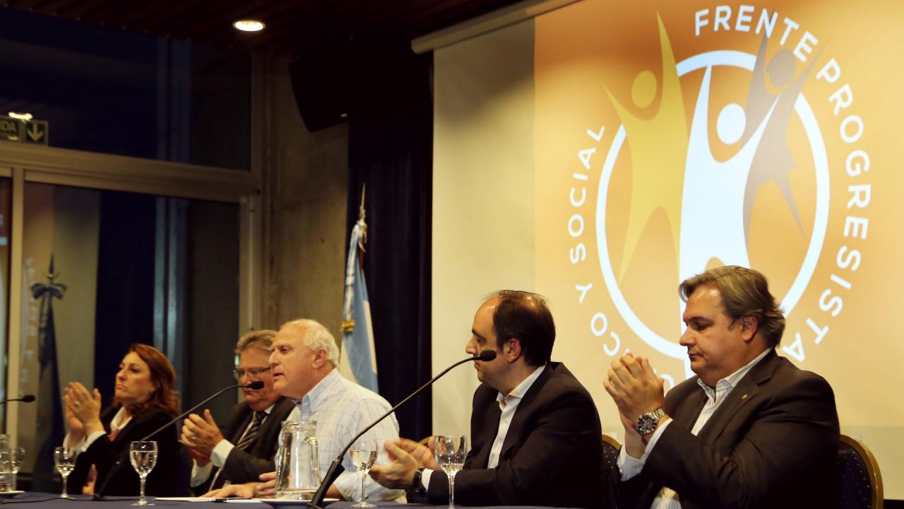 Lifschitz con intendentes y presidentes comunales del FPCyS