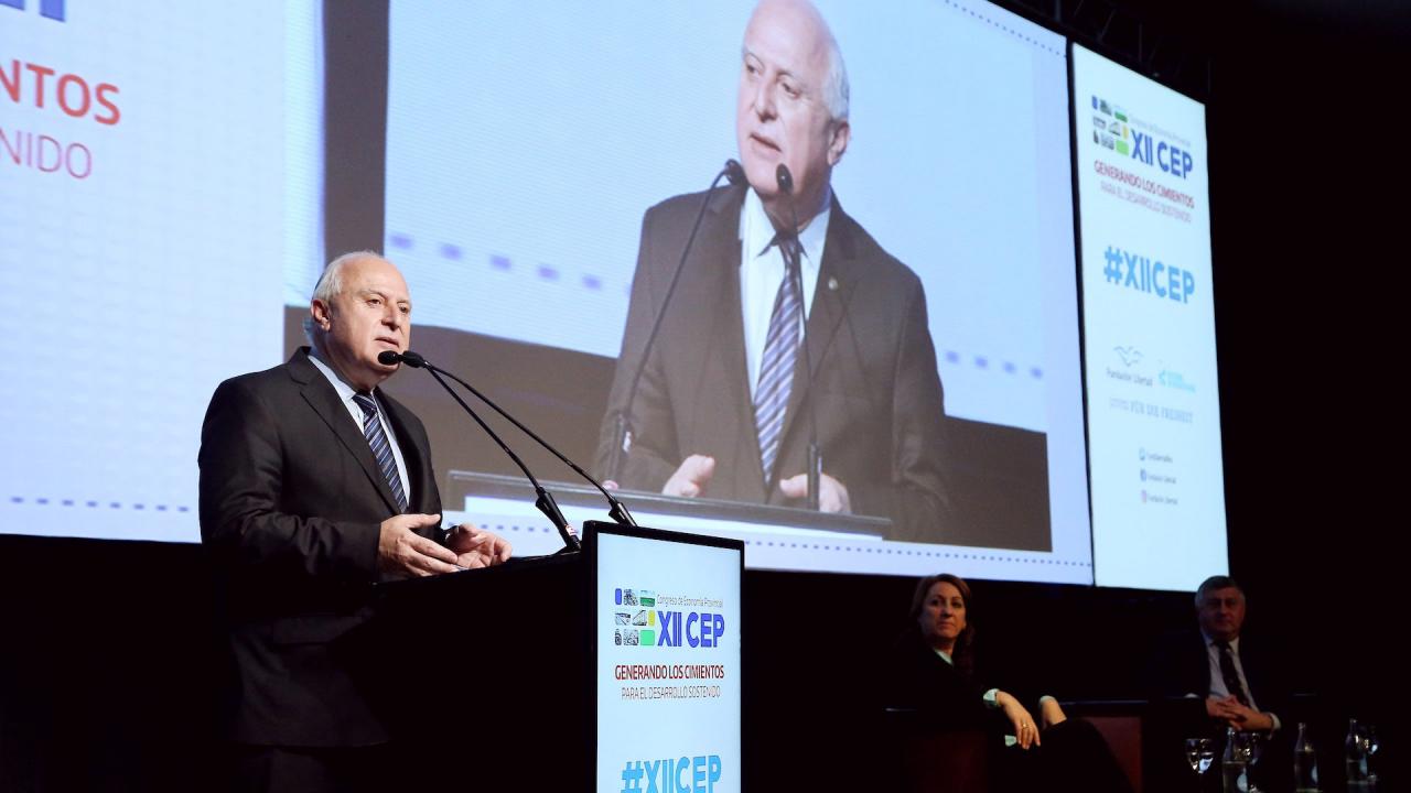 El gobernador en el Congreso de Economía Provincial