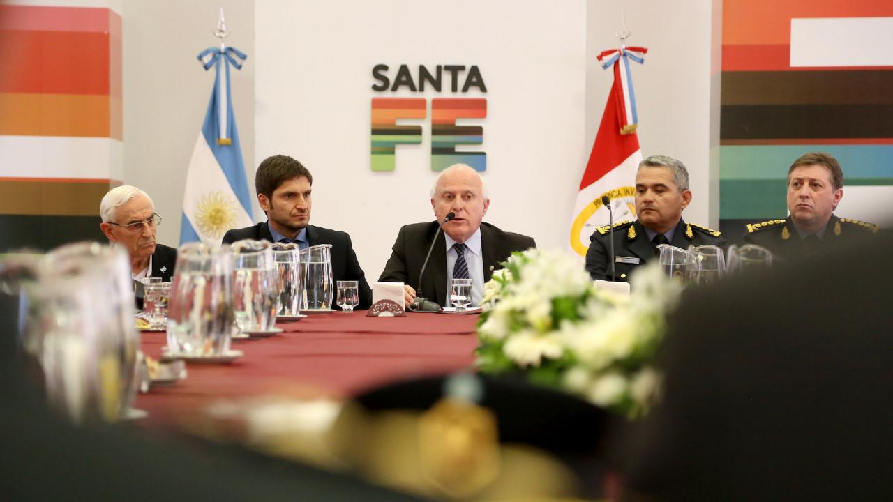 El gobernador impartió directivas a la Policía