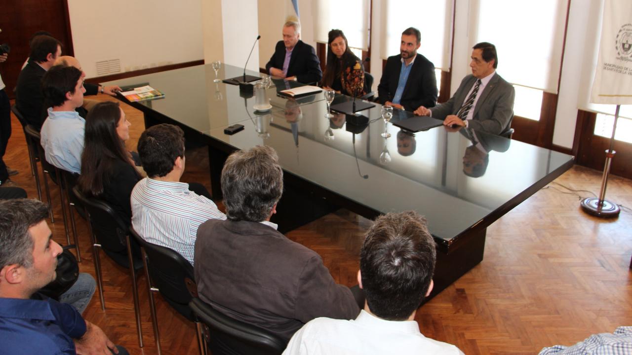 Acuerdan impulsar centros comerciales a cielo abierto