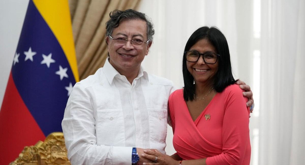 Encuentro histórico entre Delcy Rodríguez y Gustavo Petro