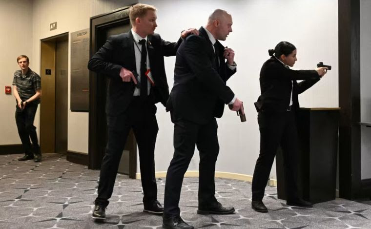 Tiroteo en una cena de EE.UU.: Trump fue evacuado y hay un detenido