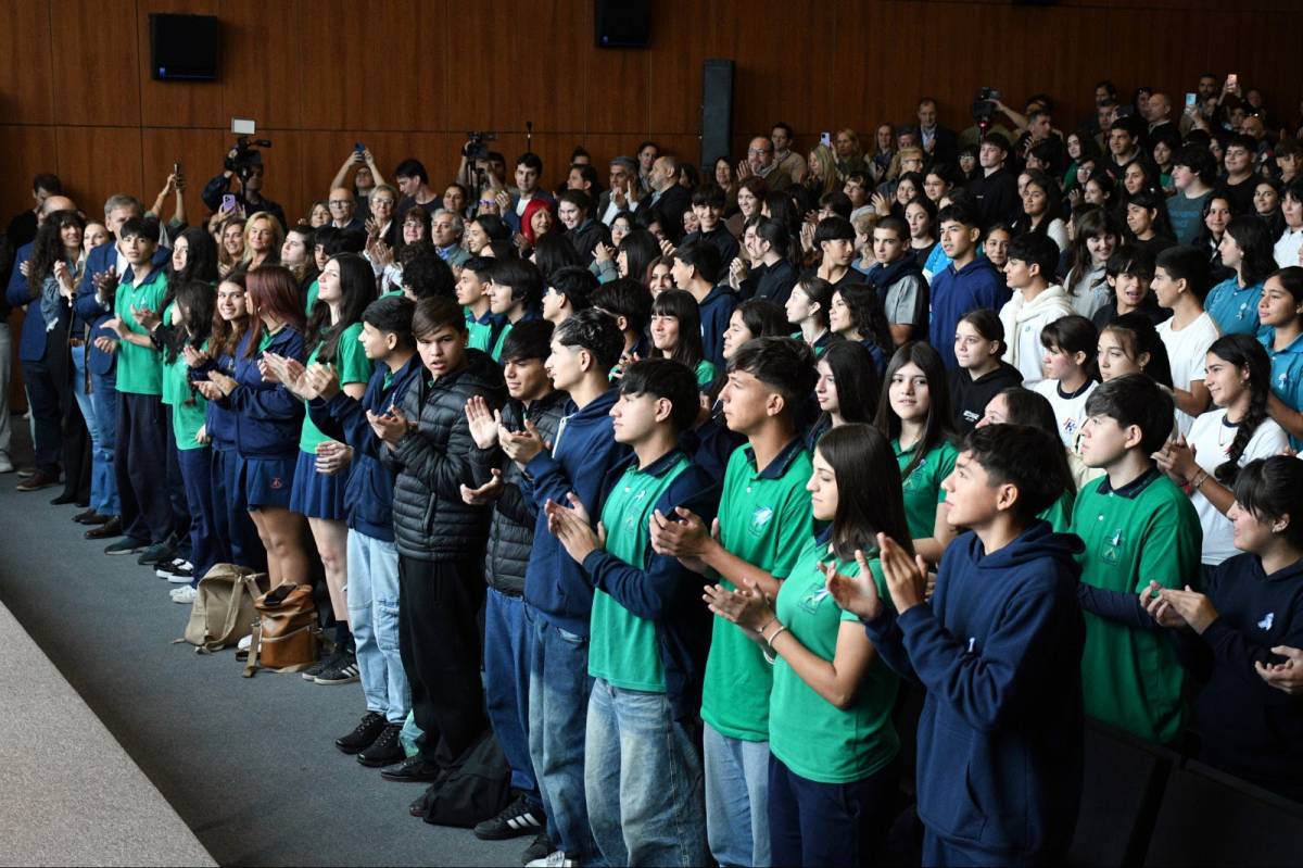  250 alumnos prometieron lealtad a la Constitución