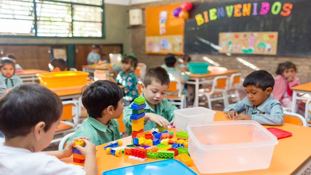 Solo 4 de cada 10 niños de sectores vulnerables asisten al jardín a los 3 años