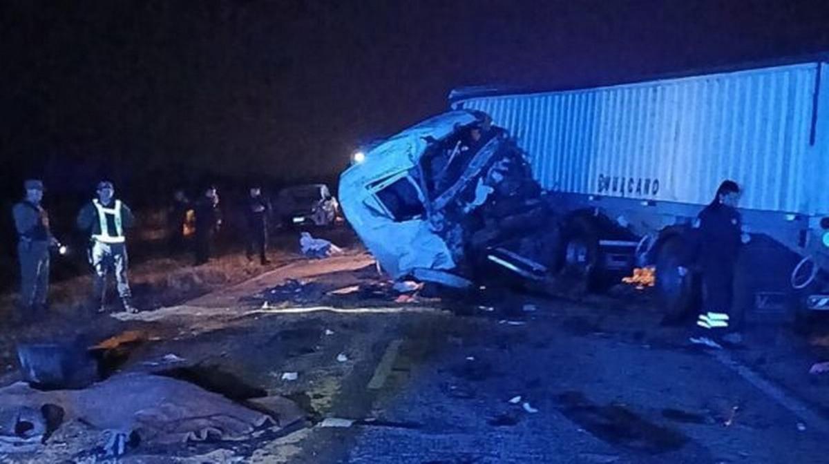 Tremendo triple choque de camiones en Santa Fe