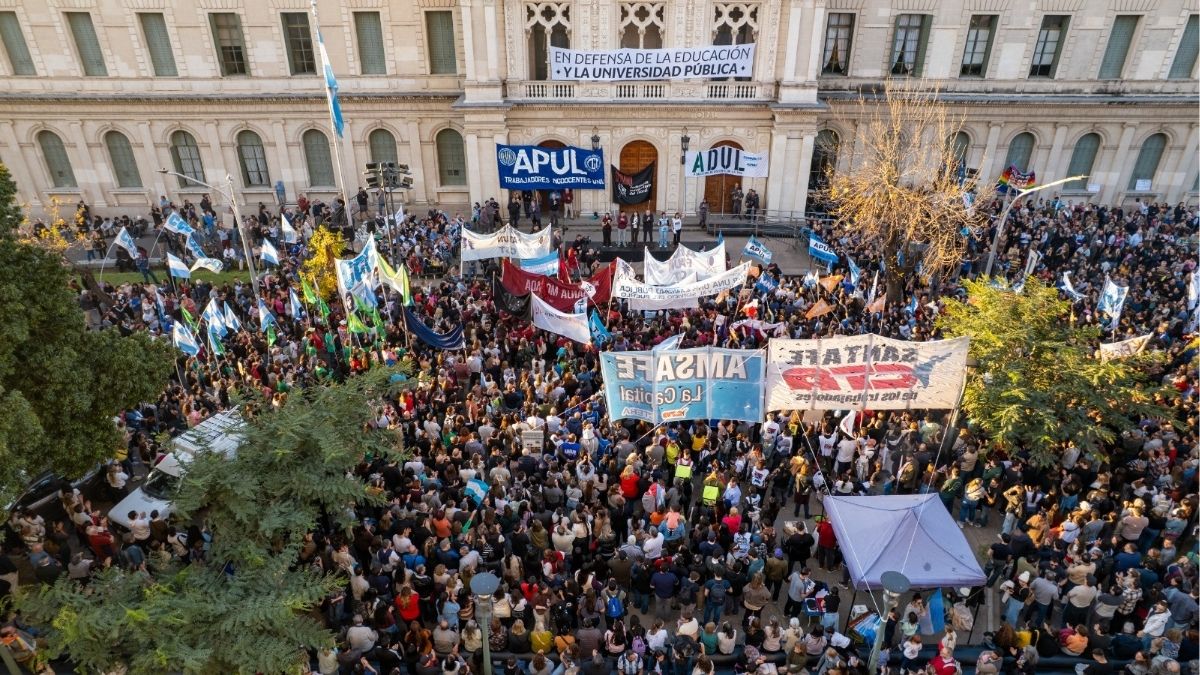 Universitarios santafesinos rechazaron la oferta salarial