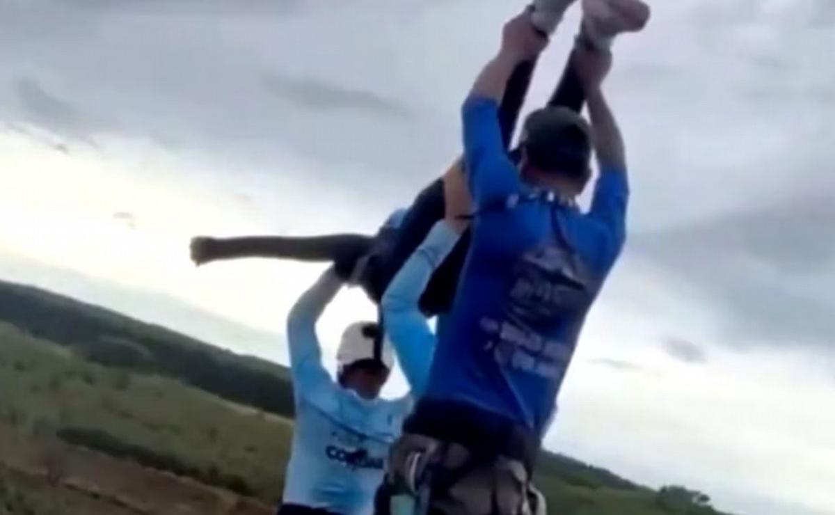 Una joven murió en Brasil tras un salto sin seguridad desde 40 metros