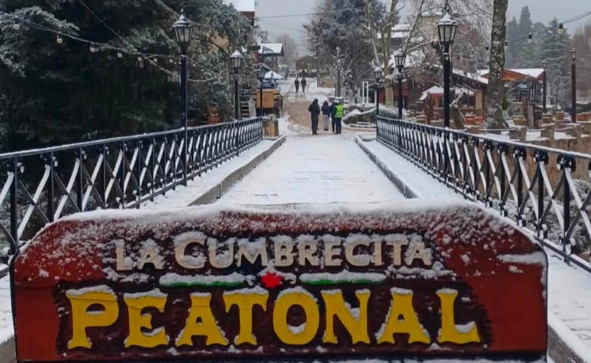 La Cumbrecita se cubrió de blanco