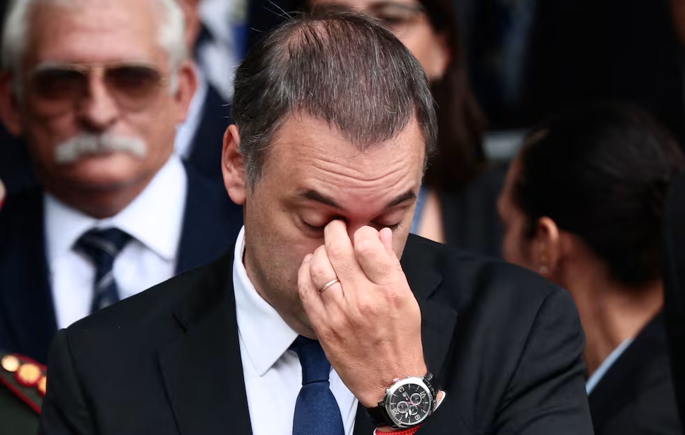 La Justicia le prohibió a Manuel Adorni salir del país 