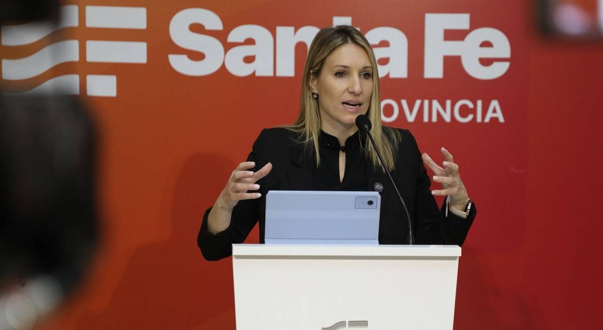 La vocera de Pullaro reivindicó la recomposición salarial a los estatales