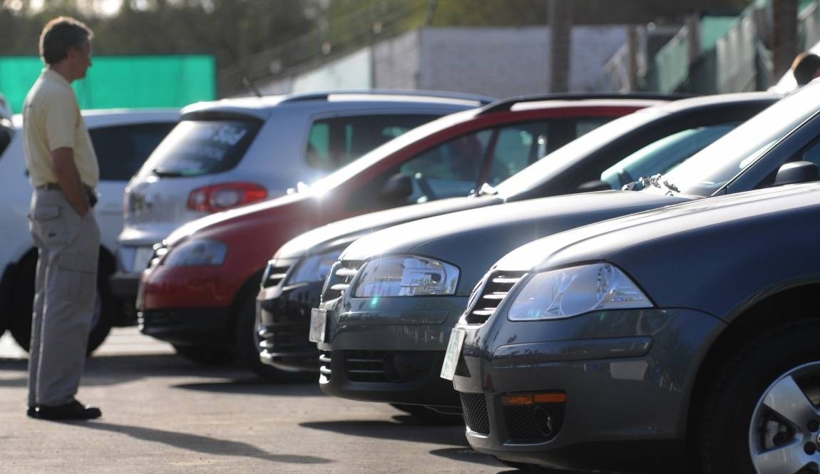 Se desplomó la venta de autos usados: cayó un 13 % en julio