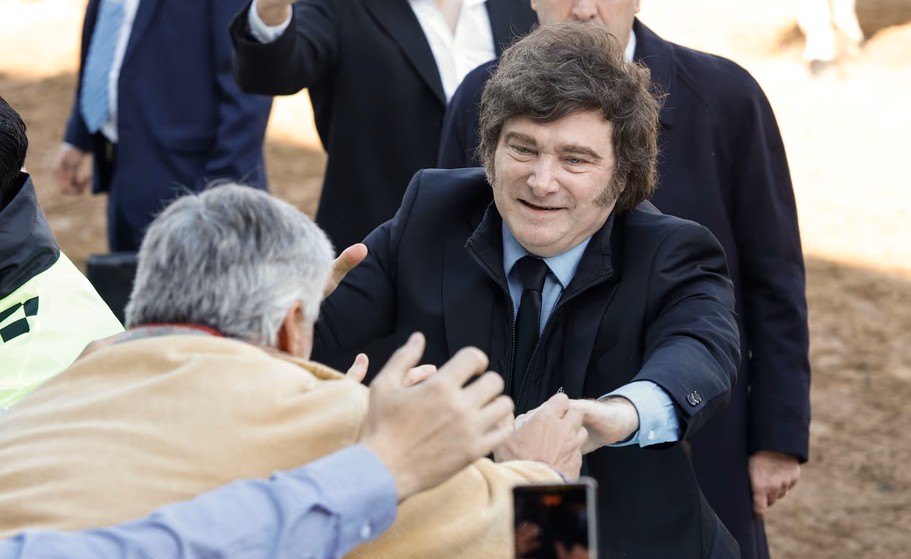El 61 % de los argentinos quiere un cambio de Gobierno para 2027