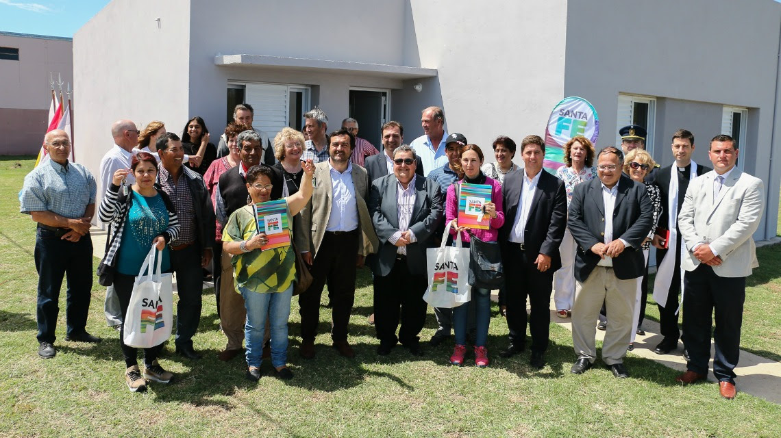 La provincia entregó viviendas en Sa Pereira