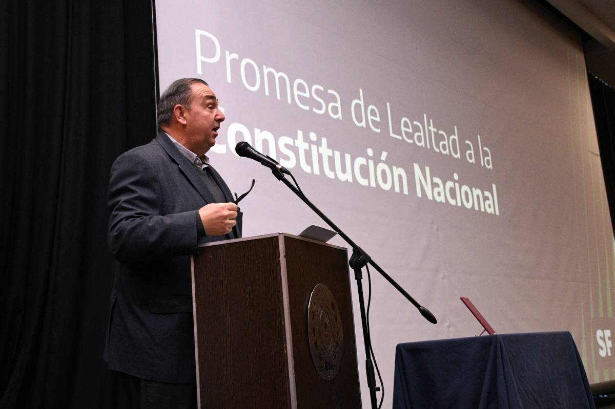 Prometieron lealtad a la Constitución alumnos de Santa Fe