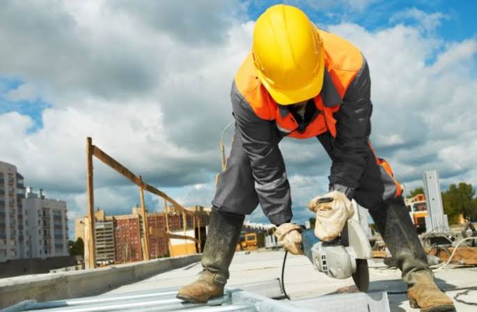 El empleo acumula 1 año seguido de caída