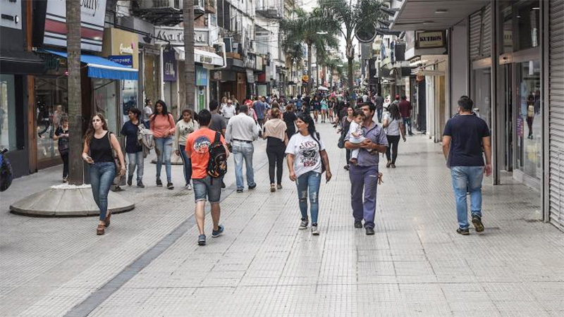 El comercio de Santa Fe sigue golpeado: la mitad vendió menos
