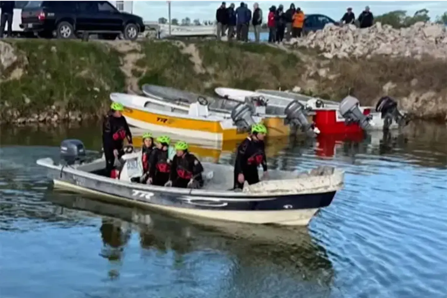 Volcó una lancha: mueren 3 pescadores y el guía
