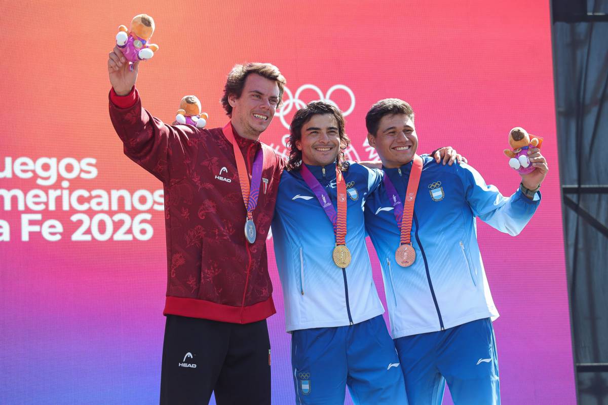 Santa Fe celebró doble oro en Sup y medallas en remo y triatlón