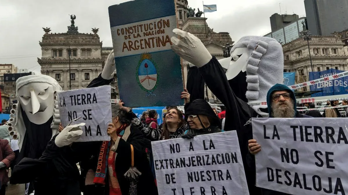 La Corte Suprema suspendió la derogación de la Ley de Tierras 