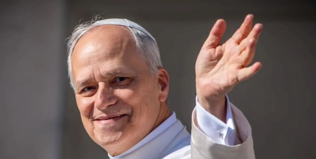 Operarán al papa León XIV 