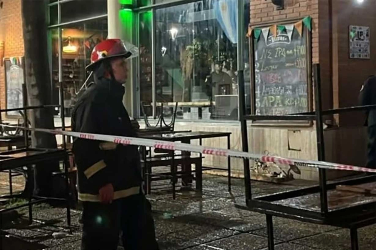 Se derrumbó un bar en Paraná: 15 heridos