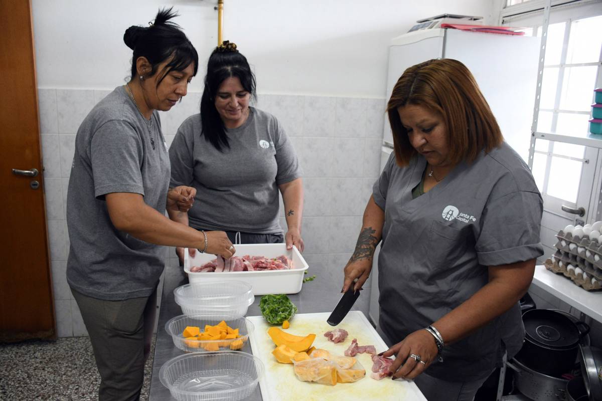 Santa Fe: asisten con alimentos a las familias de evacuados