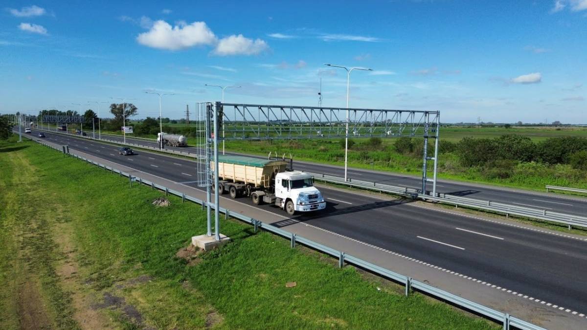 Autopista Rosario-Santa Fe: controlan el sobrepeso de camiones