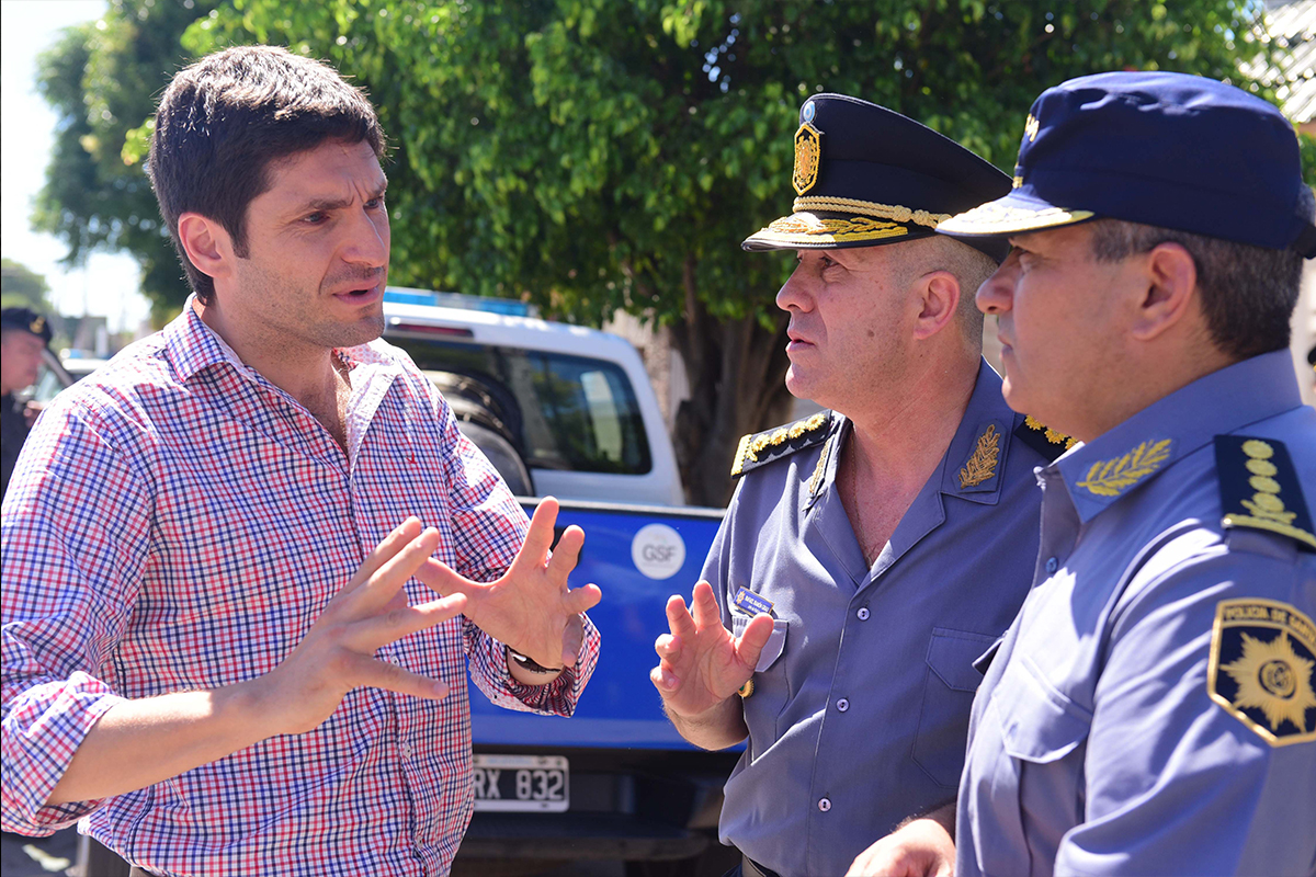 “No se puede sospechar de nuestra Policía que fue la que atrapó a los tres prófugos” 