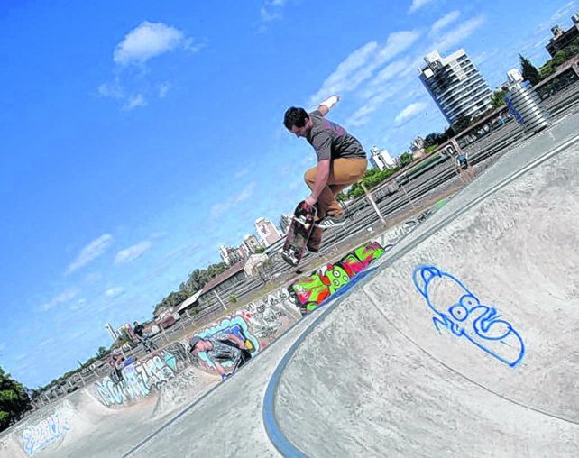 Rosario ianugura la pista de skate más grande del país