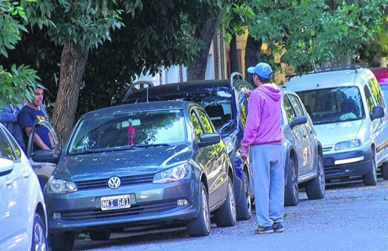 “Trapitos” caros: cobraban hasta 200 pesos 