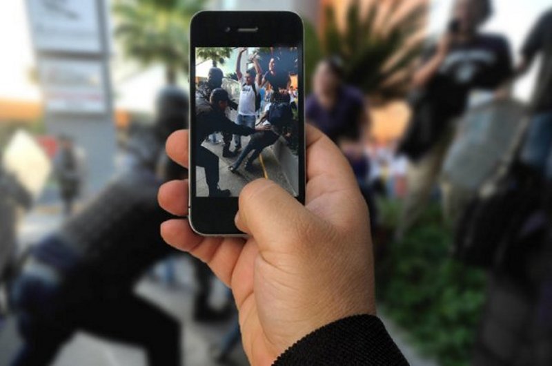 Policías de Santa Fe sin Facebook