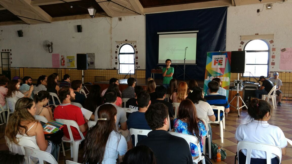 Mil jóvenes opinaron sobre la Reforma de la Constitución