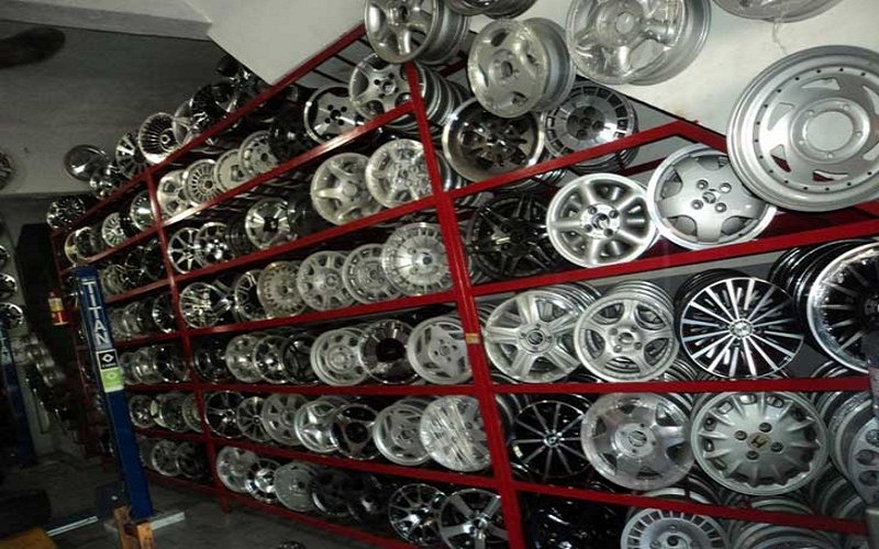 Desafectan a 170 trabajadores de una fábrica de llantas 