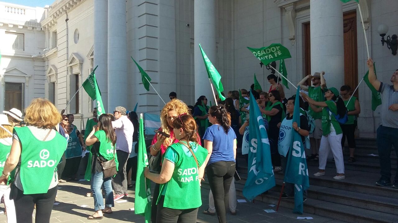 Ya rige la ley antidespidos en escuelas privadas de Santa Fe