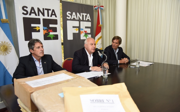 Lifschitz anunció una inversión de más de mil millones para reparar rutas