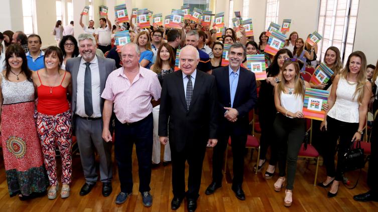 La provincia titularizó a 2324 trabajadores de la salud 