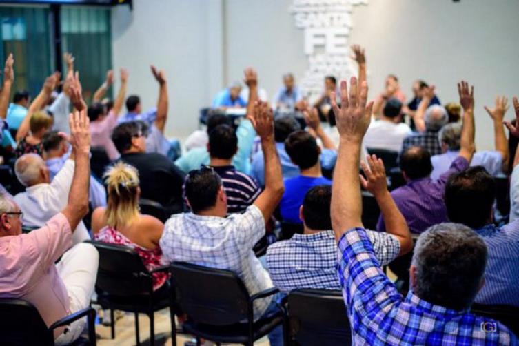 Intendentes y presidentes comunales piden la conciliación obligatoria