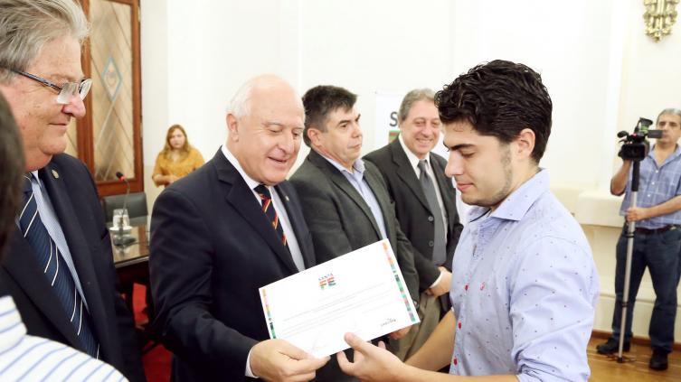 Santa Fe destina 51 millones para proyectos de ciencia