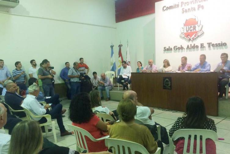 La UCR santafesina seguirá en el FPCyS