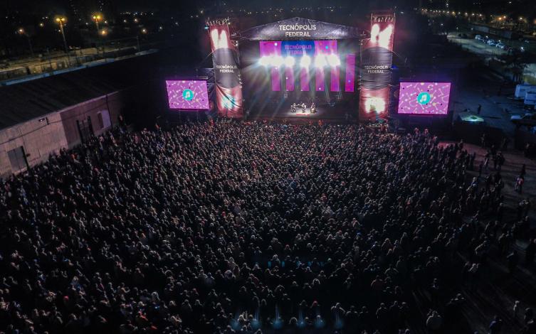 Una multitud presenció los shows