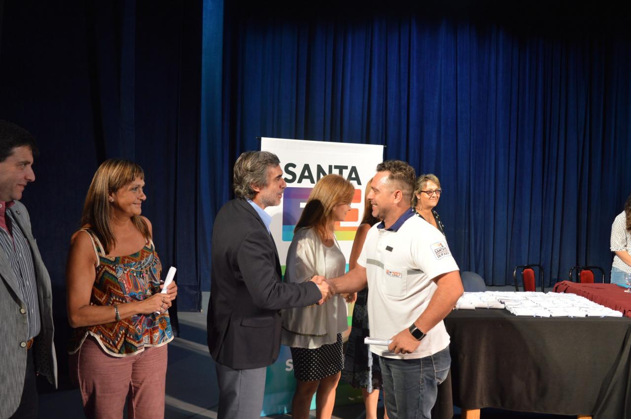 Más de 300 trabajadores de salud pasaron a planta permanente