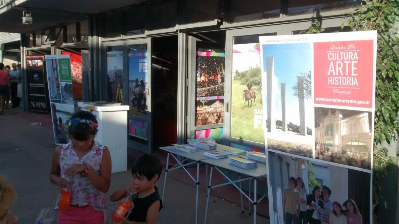La ciudad de Santa Fe se promocionó en Cosquín