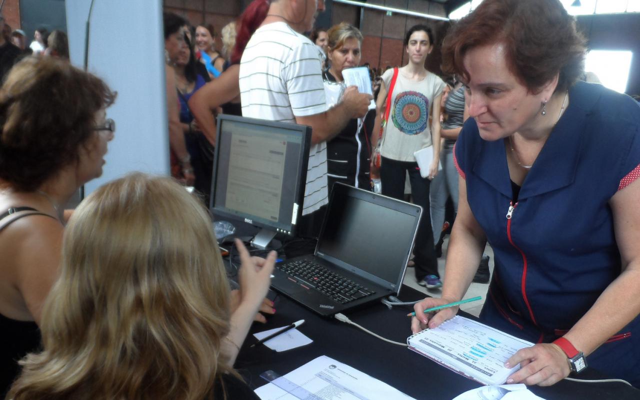 Santa Fe: estabilidad laboral para 3700 docentes 
