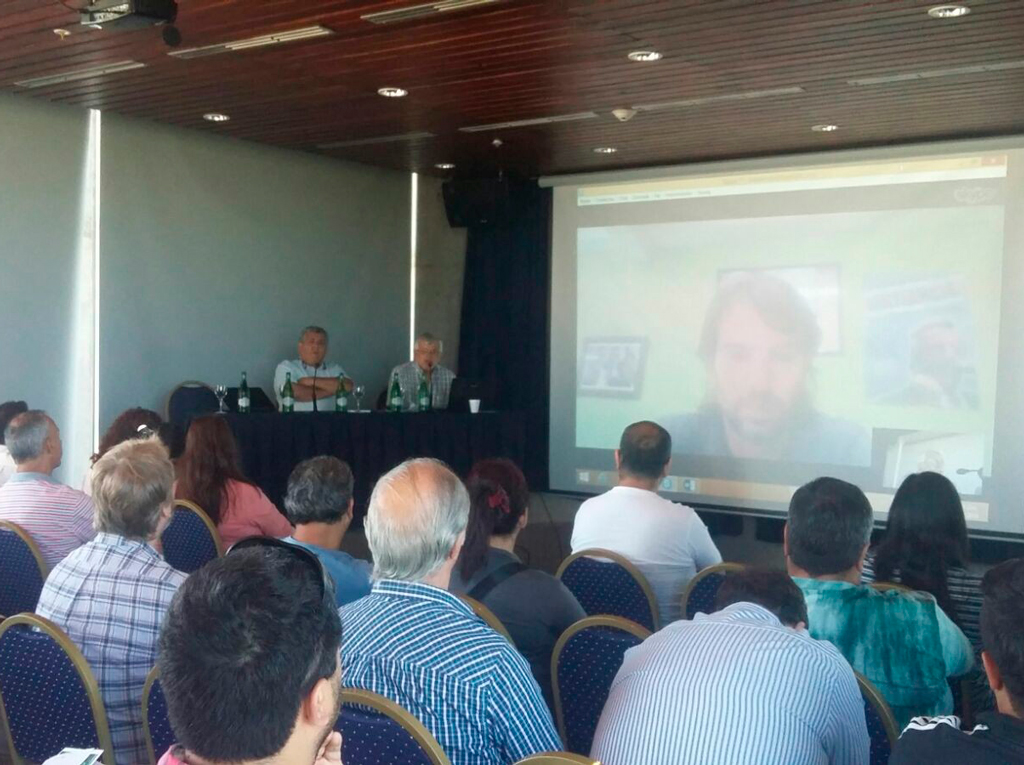  Hoffmann y Avallone durante la releconferencia