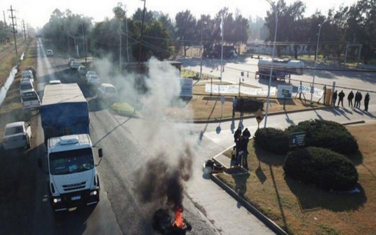 22 despidos en una petroquímica de Santa Fe