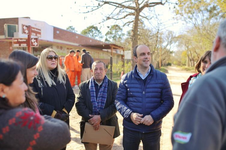 El intendente con los vecinos.